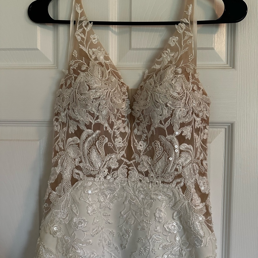 Oxford Cream Lace Wedding Dress